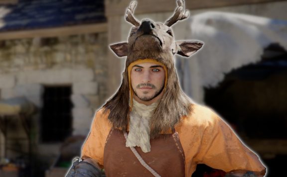 Titelbild Crimson Desert mit Mann und Geweih