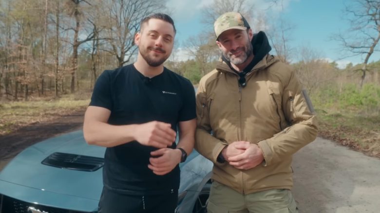 Ultimate Run Johannes Hovekamp und OttoBulletproof vor einem Auto Titelbild