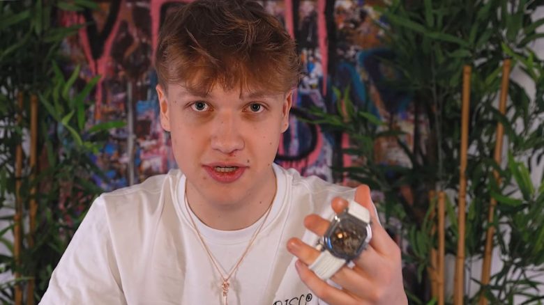 Rezon mit teurer Uhr