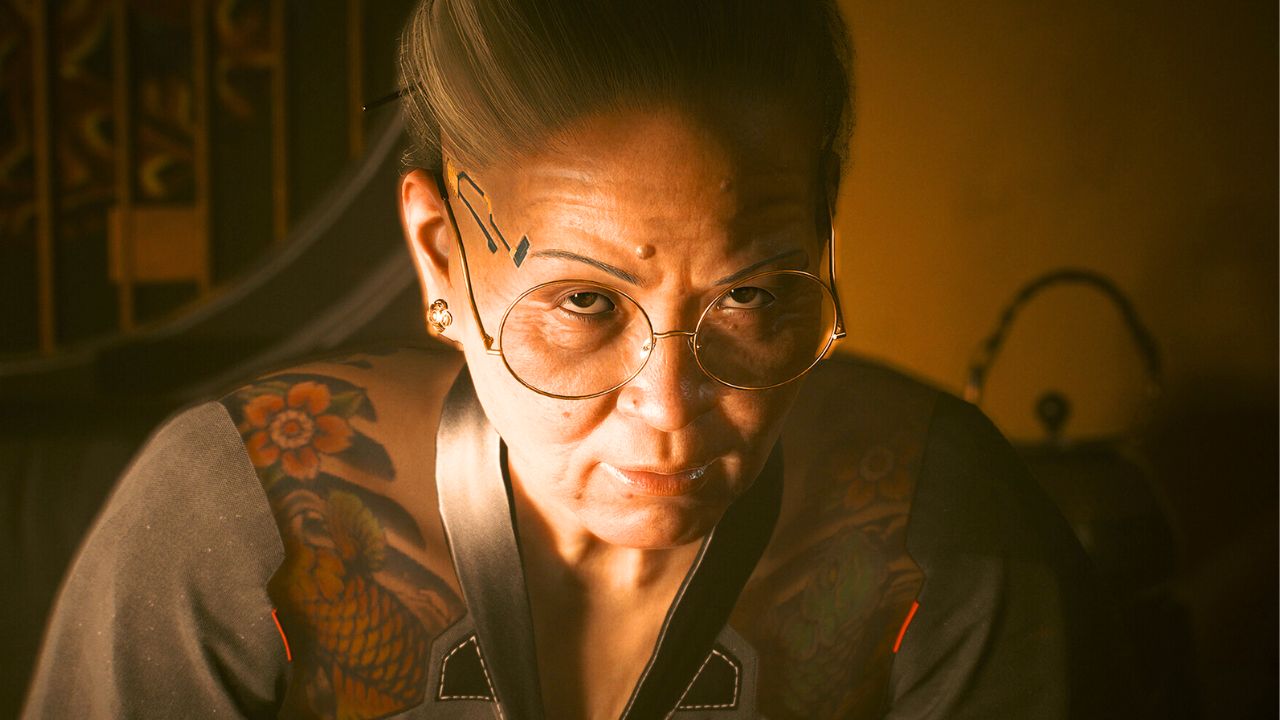 Eine Dame aus Cyberpunk 2077 wirkt wie die nette Oma von nebenan, ist für das schlimmste Schicksal in Night City verantwortlich
