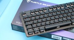 Titelbild Turtle Beach Vulcan II Seitenansicht