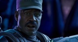 Halo Soldat mit skeptischem Gesichtsausdruck