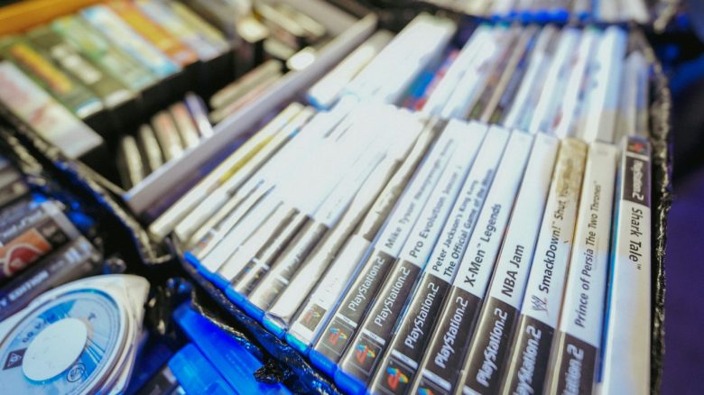 PlayStation 2 Spiele in einer Verkaufskiste