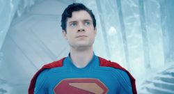 Superman Preview Warner Bros. Entertainment Guckt nach oben