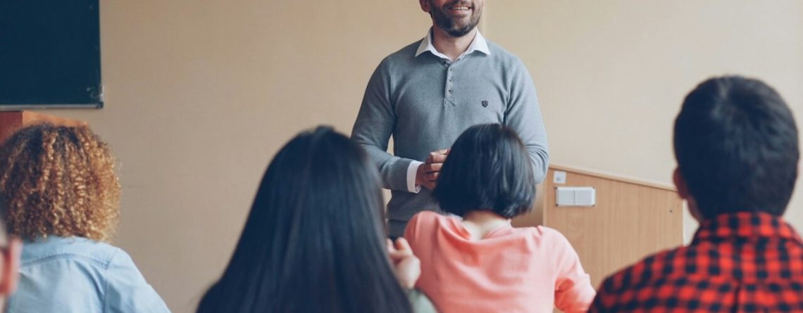 Deutsche Schüler schneiden immer schlechter ab, doch laut Forschern ist nicht das Handy das Problem