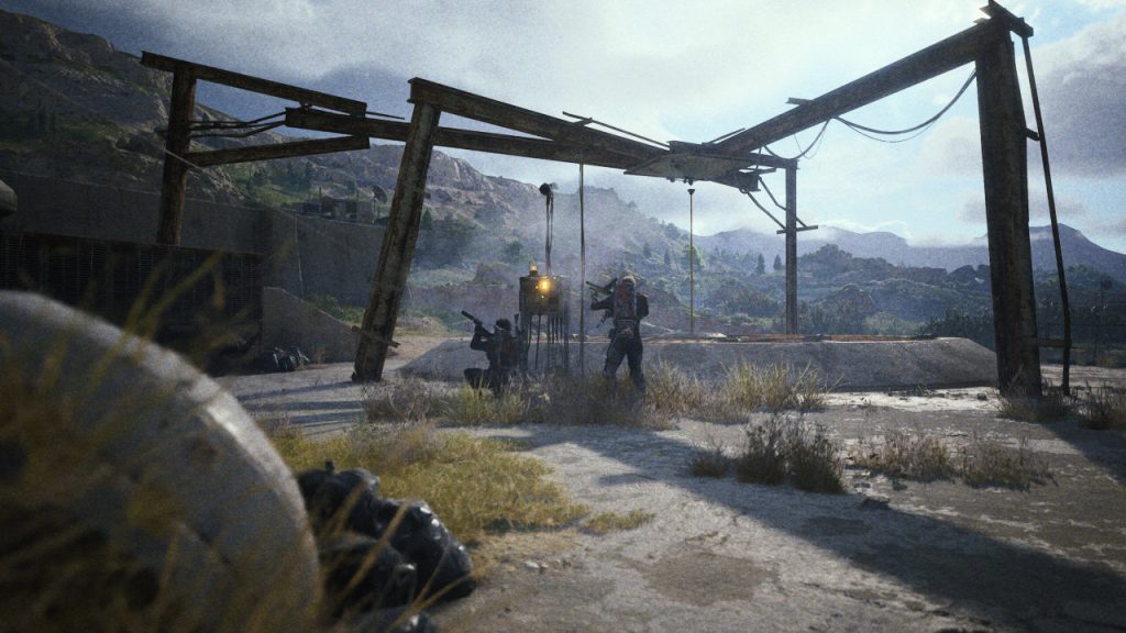 ARC Raiders zwei Raider, die sich zu einem fliegen ARC im Angriffsmodus umdrehten